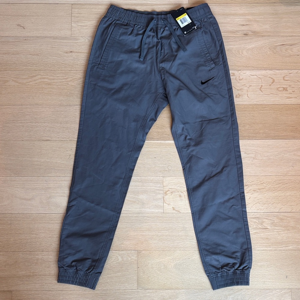 Nike Jogger NWT - Slim Fit Cotton Nylon Gray Tapered 934592-021 Men - size Small